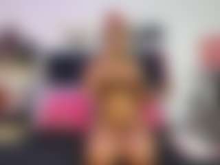Live cam show with Emmily Giraldo - Green Eyes on SquirtSoMuch