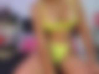 Live cam show with Emmily Giraldo - Grey on MyBangCams
