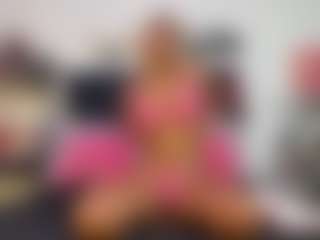 Live cam show with Emmily Giraldo - Grey on friskycurves.com