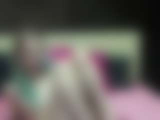 Live cam show with Luxskye - Toys on Latina Girls