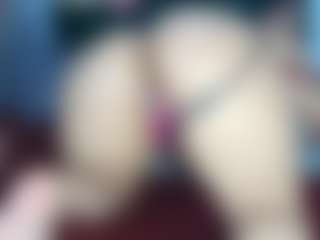 Live cam show with miss-dulce - Suck on UwU Esports