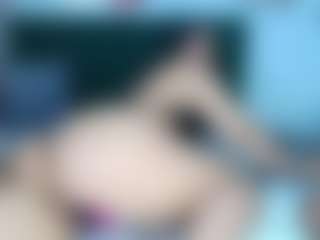 Live cam show with miss-dulce - Suck on Camsoda
