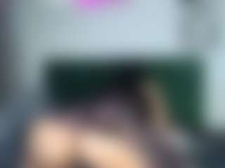 Live cam show with miss-dulce - Suck on Camsoda