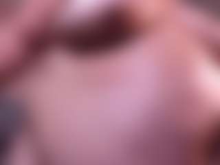 Andrea-Belucci MILF webcam performer live streaming