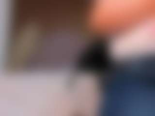 Live cam show with Andrea-Belucci - Brown Eyes Red Hair on sexylive.show
