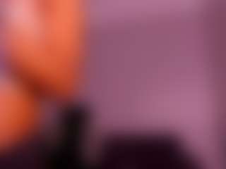 Andrea-Belucci MILF webcam performer live streaming