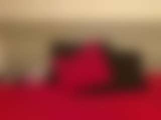 Live cam show with KendraLucks - Wife on madthumbs