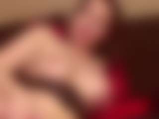 Live cam show with KendraLucks - Wife on studioflirtlive.com