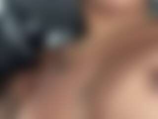 Live cam show with QueenBeeKay69 - Slimthick on madthumbs
