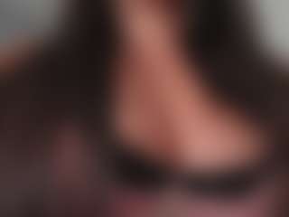 Live cam show with BrookeMiller - Brown Hair on AdultVida.com