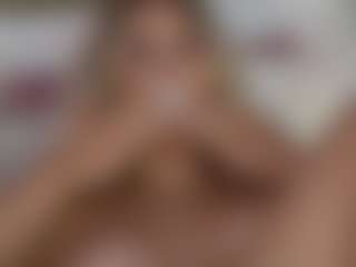 Live cam show with MishelleB - Findomme on Streamer API
