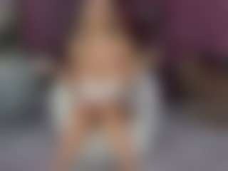Live cam show with MishelleB - Fingerass on CamClone