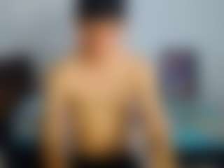 Live cam show with ethancoleeman - Tease on Dolls Live