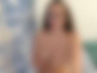 18perfecttits's Live Sex Cam Show