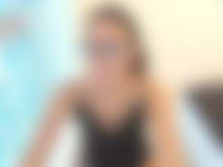 18perfecttits's Live Sex Cam Show