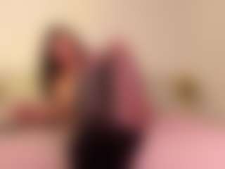 riley-bensongh's Live Sex Cam Show