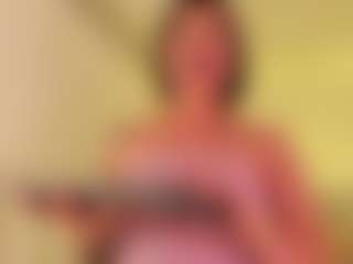 riley-bensongh's Live Sex Cam Show