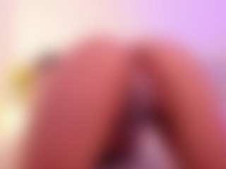 riley-bensongh's Live Sex Cam Show