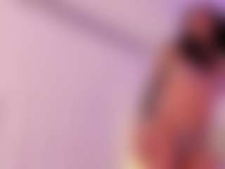 Live cam show with riley-bensongh - Brown Eyes Brown Hair on Porn Luv