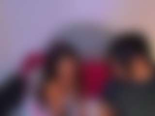 Live-Cam-Show mit alice-fox26 - Striptease auf Camsoda