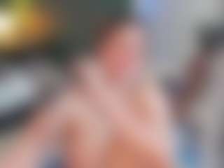 Karol-page MILF webcam performer live streaming