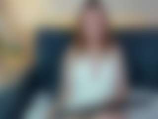 Live cam show with Linda - Legs on Camming Site