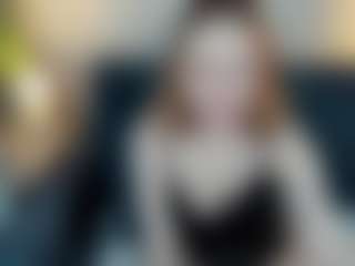 Live cam show with Linda - Doggy on Camming Site