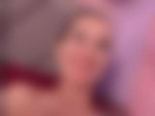 Live cam show with Crystallana - Wife on crypto-cams