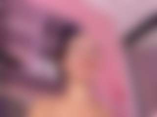 Live cam show with Crystallana - Wife on SquirtSoMuch