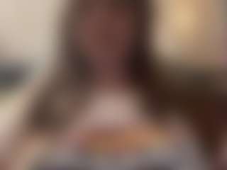 Live cam show with Pantiesofthefae - Teasing on Big Tits