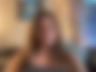 Live cam show with Pantiesofthefae - Teasing on friskycurves.com