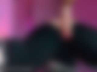 Miss Pawi MILF webcam performer live streaming