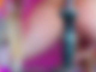 Live cam show with Miss Pawi - Living Room on Uber Horny