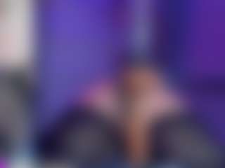 Miss Pawi MILF webcam performer live streaming