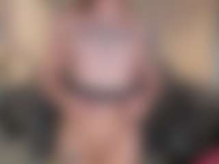 Live cam show with MollySunders - Blowjob on Sex Cam Show