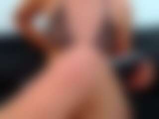 EmillyHills's Live Sex Cam Show