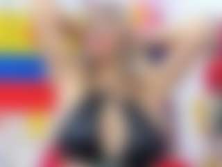 Live cam show with Celeste Lincon - Blonde Hair on AdultVida.com