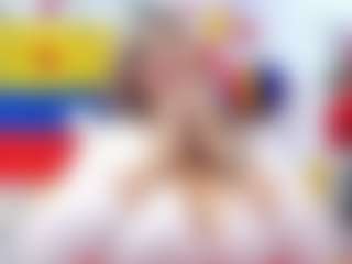 Live cam show with Celeste Lincon - Squirt MILF on livesuperchat.net