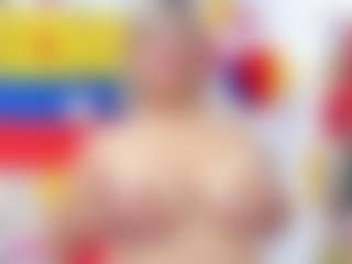 Live cam show with Celeste Lincon - Granny Blonde Hair on Gym Cam Girls