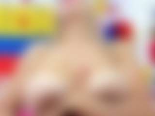 Live cam show with Celeste Lincon - Double Penetration on AdultVida.com