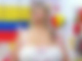 Live cam show with Celeste Lincon - Striptease Granny on CamSodaAdn