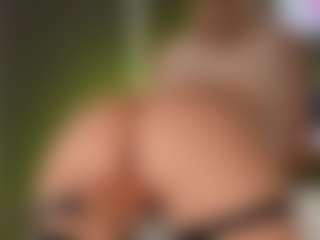 Live cam show with PerfecttWet - Flashing on Gym Cam Girls