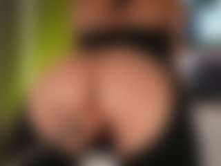 Live cam show with PerfecttWet - Average on sexylive.show