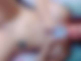 Live cam show with annejulienne - Bedroom Mature on Camsoda