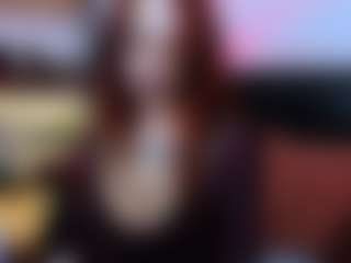 Spettacolo in cam dal vivo con PollyKiss - Teasing su Camsoda