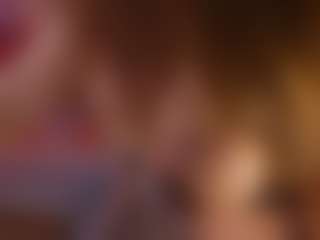 Live cam show with Catalina Evans - Petite on Camsoda