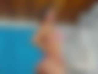 Live cam show with emilhornett - Green Eyes on livesuperchat.net