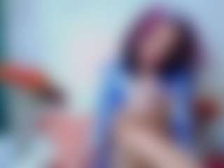 Live cam show with DarinaLovelyy - Housewife on CamwithHer