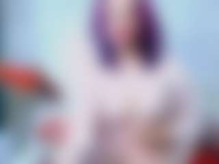 Live cam show with DarinaLovelyy - Housewife on Cam Slut