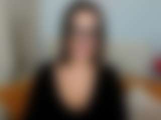 Live cam show with MollyGold - Glasses on sexylive.show
